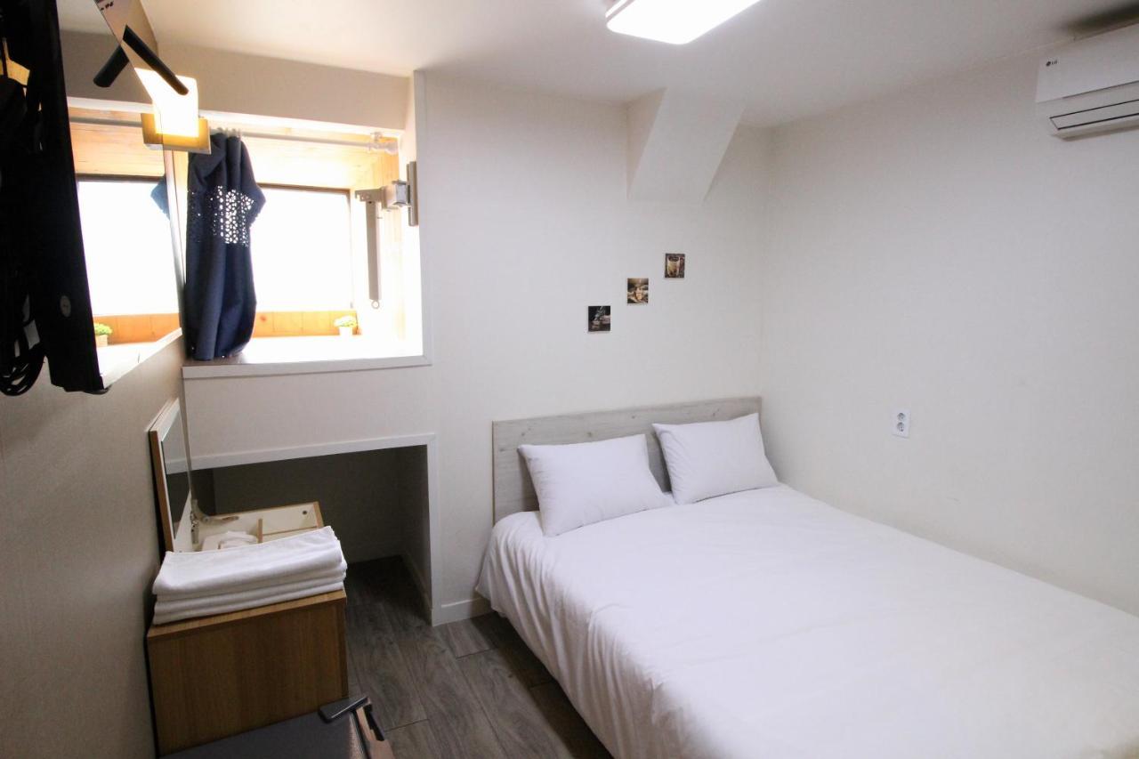 Hotel Golden Park Myeongdong Szöul Kültér fotó